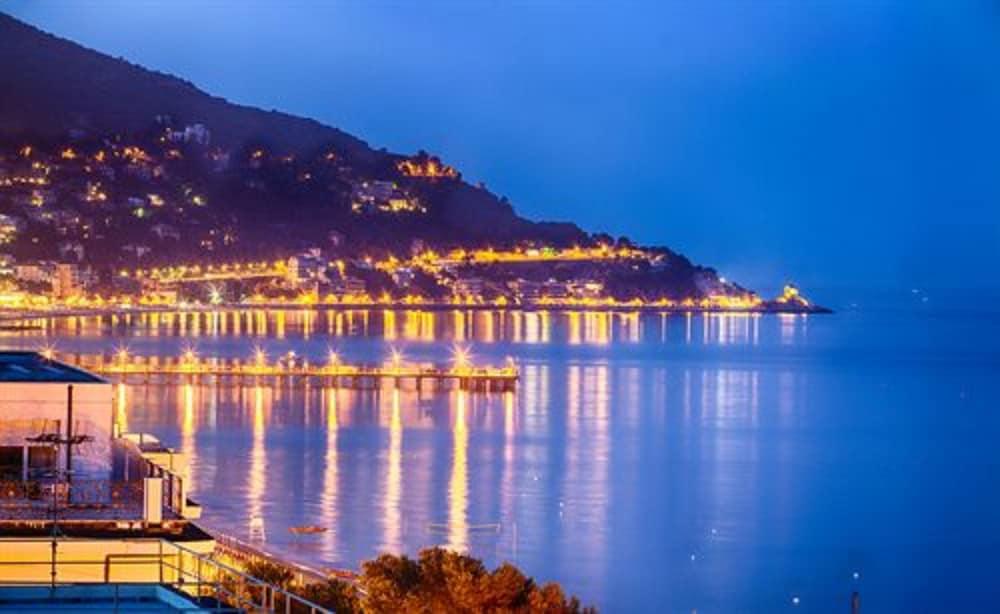 Grand Hotel Spiaggia Alassio Dış mekan fotoğraf
